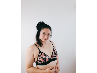 セクシー女優★曖原ゆめ「花柄ブラ+パンツセット」 - FANZAオークション