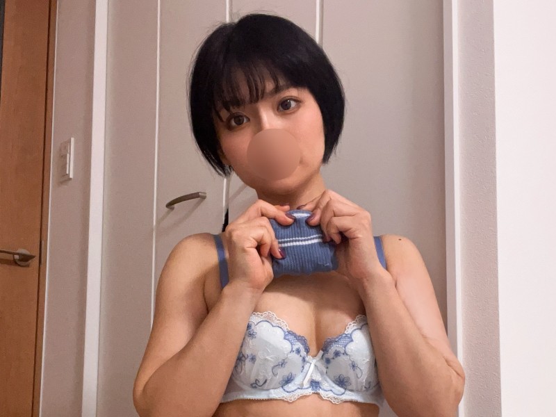 モカちゃん★オナ済み★写真付き★靴下とベビーブルー色の下着上下セット - FANZAオークション