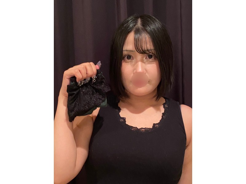 可愛いいろはちゃん★臭注意★汚注意★クロムグリーン色×黒パンティ - FANZAオークション