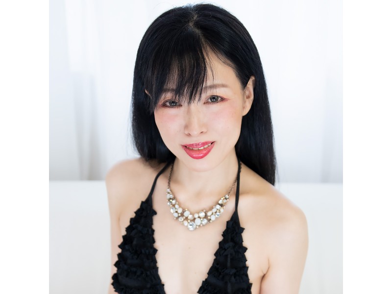セクシーモデル☆内田みるちゃんの私物「ブラジャーとパンティ」とサイン入りチェキ - FANZAオークション