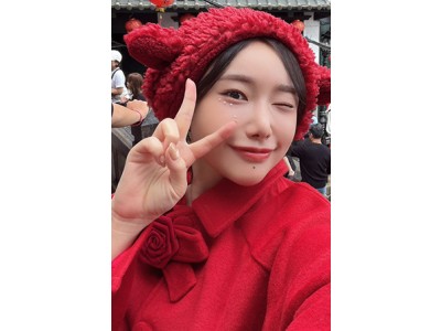 三葉ちはるさんが写真集撮影で着用したコートと帽子とスカート - FANZAオークション