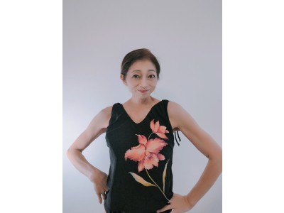 千堂マリアの「花柄水着」