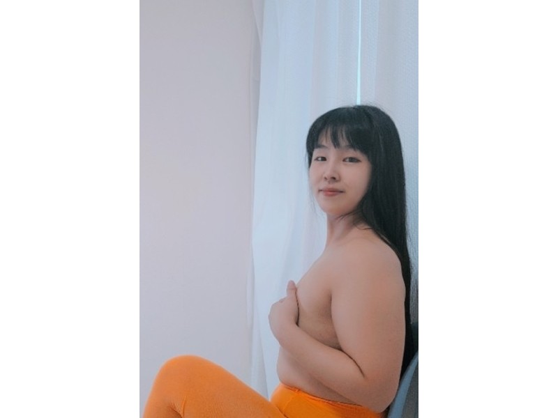 桐谷美羽の「オレンジタイツ」