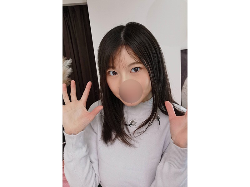 【エステティシャンあおいちゃん】私物★シルバーホワイトのトップスとクロムグリーンのスカートと写真