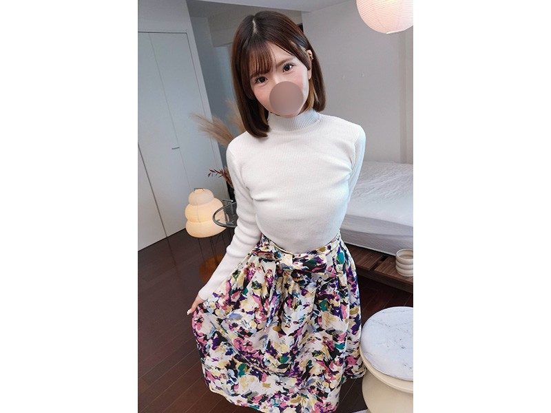 脱毛サロン勤務【あみちゃん】私物★白のトップスと柄物のスカートと写真