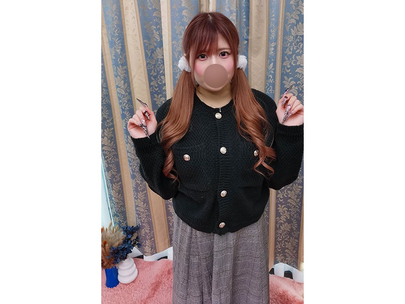 女子大学生【優愛ちゃん】私物☆黒のトップスとグレーのスカートと写真