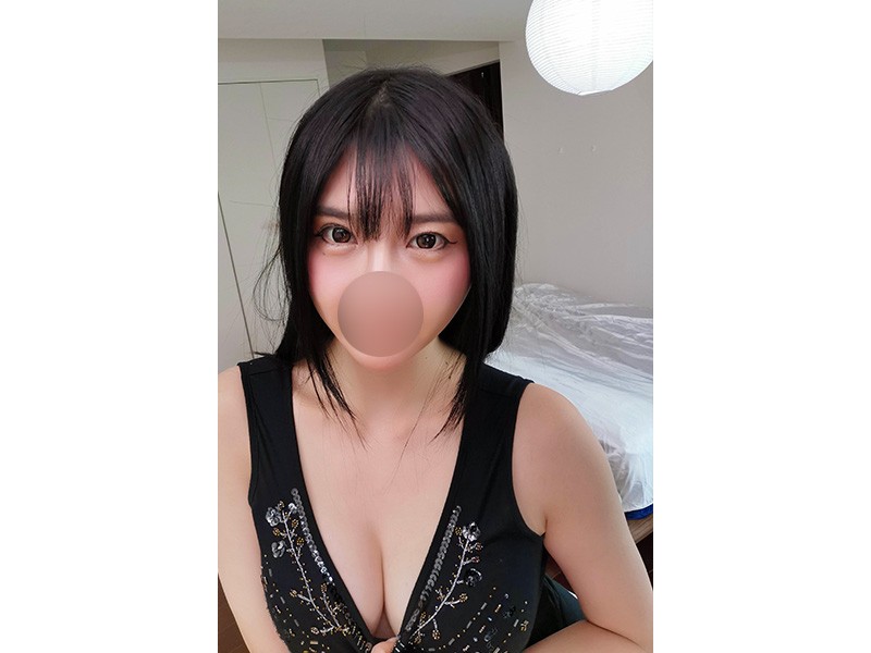 りおなちゃん◇携帯ショップ店員◆オナ済み◇黒のトップスとグレーのTバック(No1)と写真