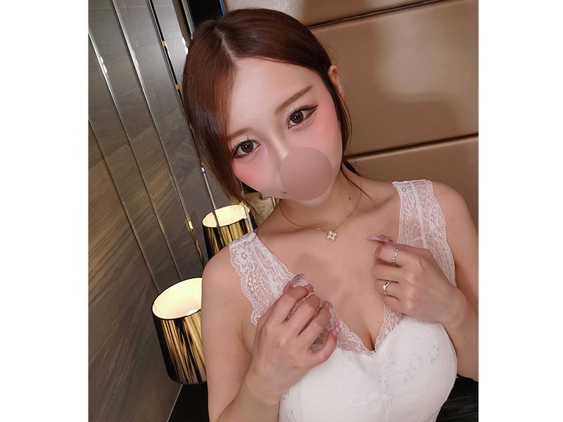 RIOちゃんオナ済み◆ホワイトのトップスと水色とウォーターグリーンのTバックと写真