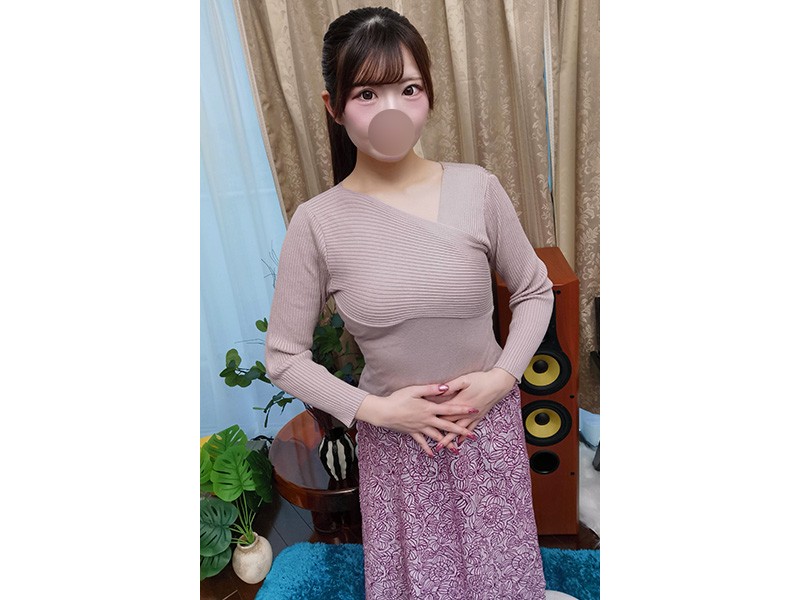 【歯科衛生士の菜摘ちゃん】私物★ベージュローゼのトップスと柄物のスカートと写真