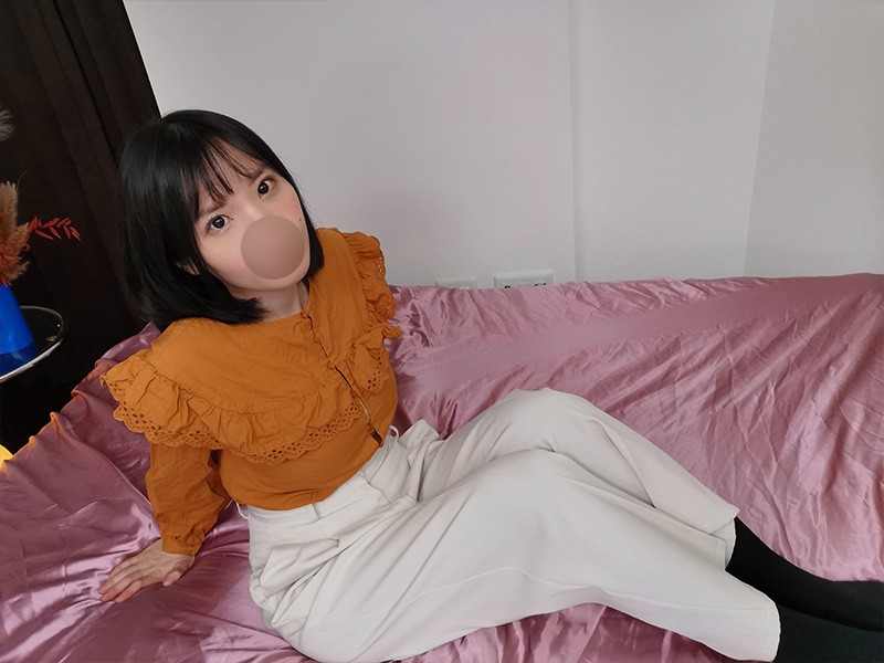 【美巨乳OL乙葉ちゃん】私物◆ローシエンナのトップスとパールホワイトのボトムスと写真◆