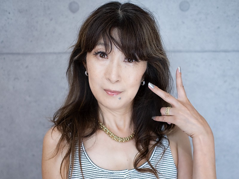 美魔女モデル☆きらさんの私物「TOPSとパンティ」とインスタントフォト