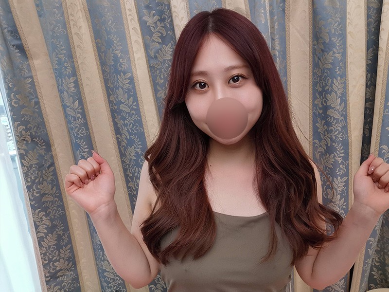 ネイリストあいかちゃん◆オナ済み◆モスグリーンのトップス・ブロンドのTバック(No1)と写真
