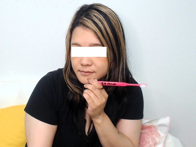 モネちゃん使用済みサイン入り歯ブラシ