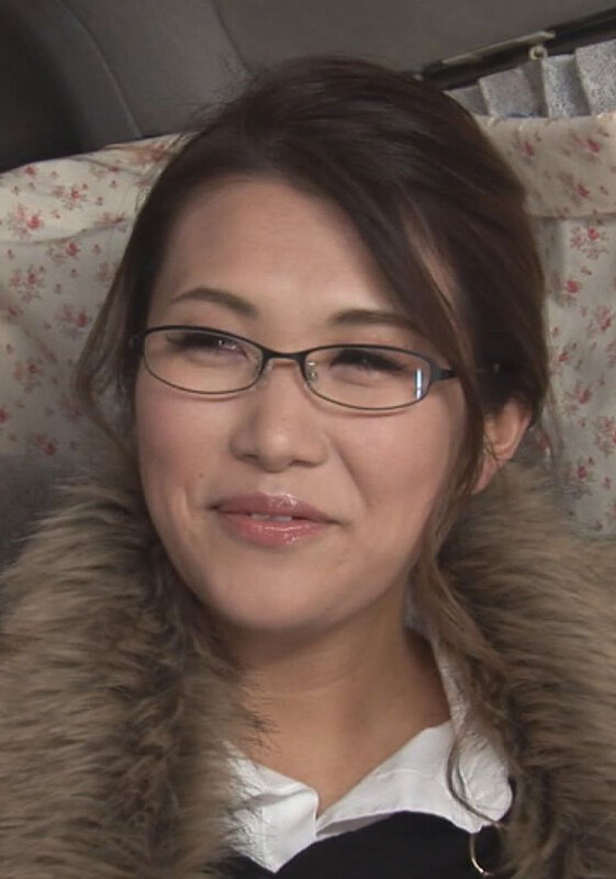 褐色肌の豊洲セレブ 新婚だけど身体は正直 車内淫タビューからホテルで若妻SEX！｜エロ動画・アダルトビデオ｜FANZA動画