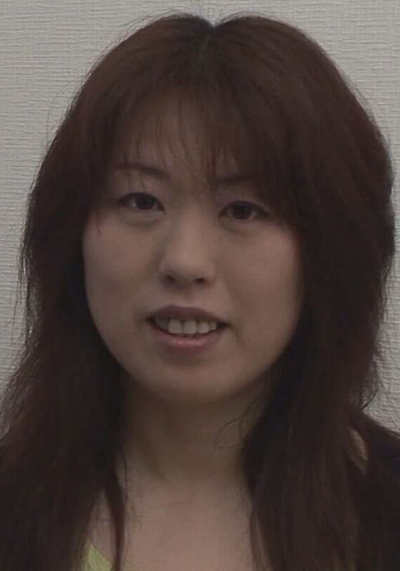 笑顔が可愛い童顔奥様！旦那が構ってくれない寂しさに耐え切れずAV出演！そんなイケナイ奥様にはガンガンSEXであつ～い精液をプレゼント！