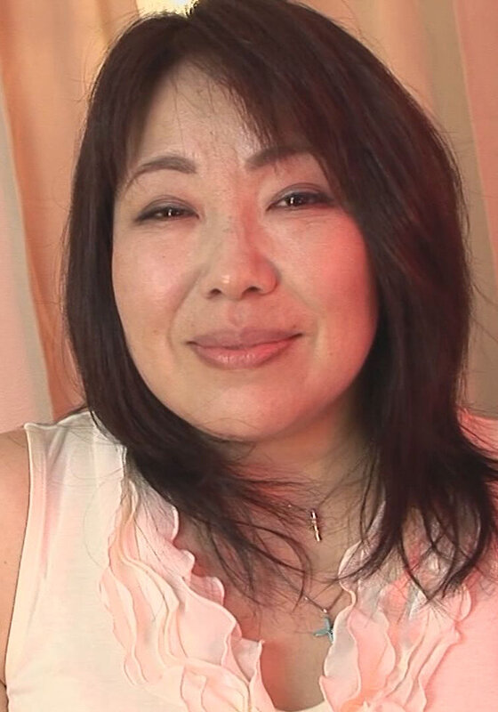 衰えるどころか加速していく、五十路女の性衝動！だらしない腹をした熟女に中出しセックス！