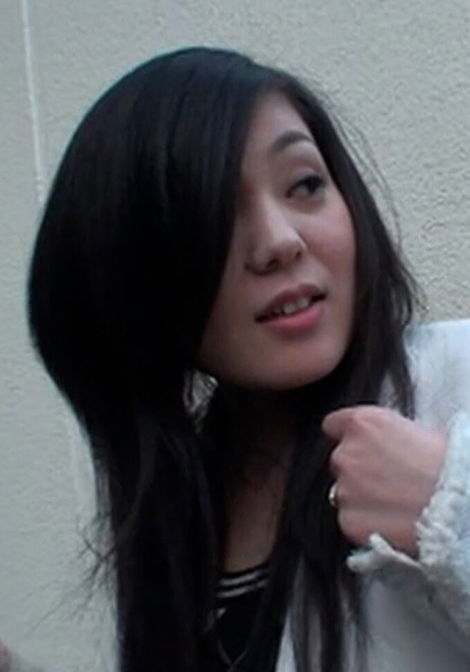 巨乳奥様限定ナンパ！インタビューに答えてくれるだけで謝礼が貰えると着いて行くと…。ナシクズシのボディタッチに「えっ！」戸惑いながらの中出しSEX！