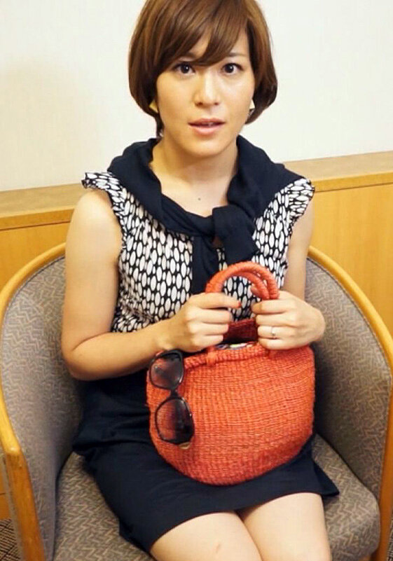 【拡散禁止】名古屋在住のマスコミ系界隈の人妻。絶対身バレNGの元アナウンサー奥様。美脚足舐めで快楽沼に即はまる！
