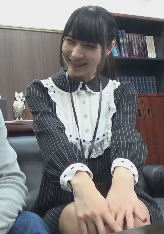 君を秘書にしたい！社内で人気のゴス系色白スレンダー女性社員を愛人化計画！