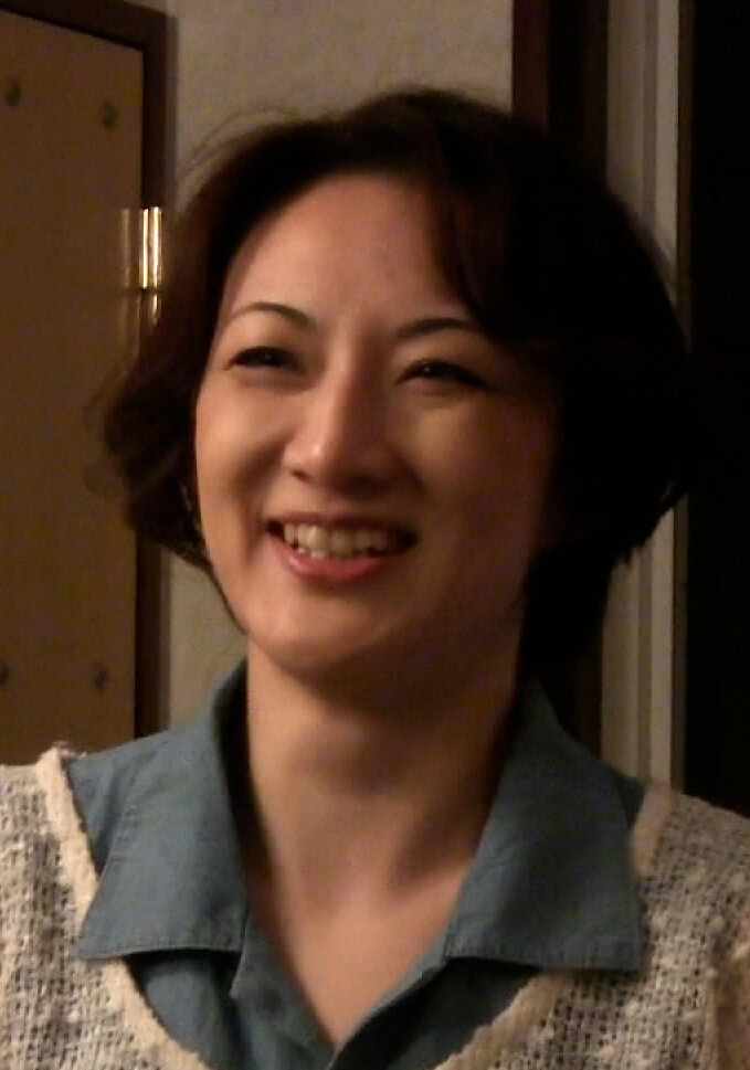 上品な顔立ちで真面目に過ごしてきた熟女が人生初のカメラの前での大股開き！濡れた股間を他人棒で激ピスされて本能丸出し淫乱イキ！